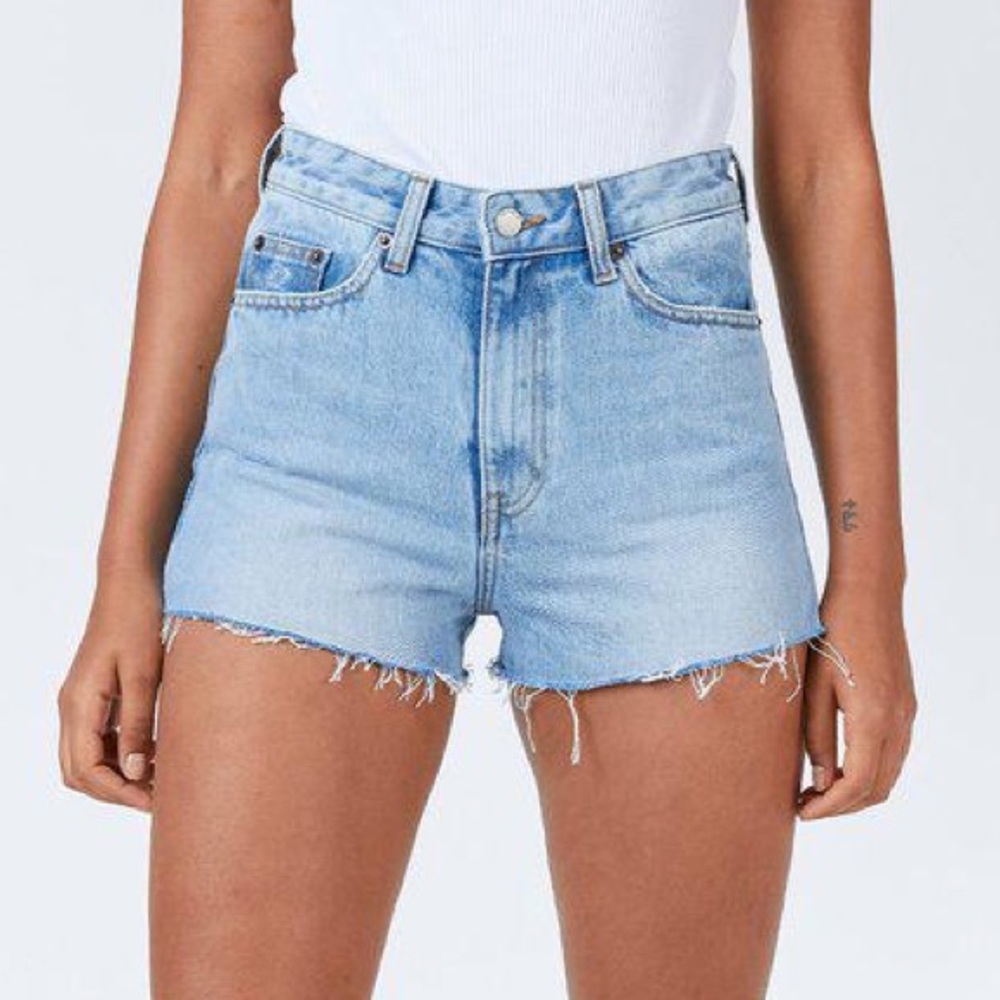 Dr. Denim Skye Shorts in Destiny Blue High-Rise Raw Hem Light Wash 100% Cotton